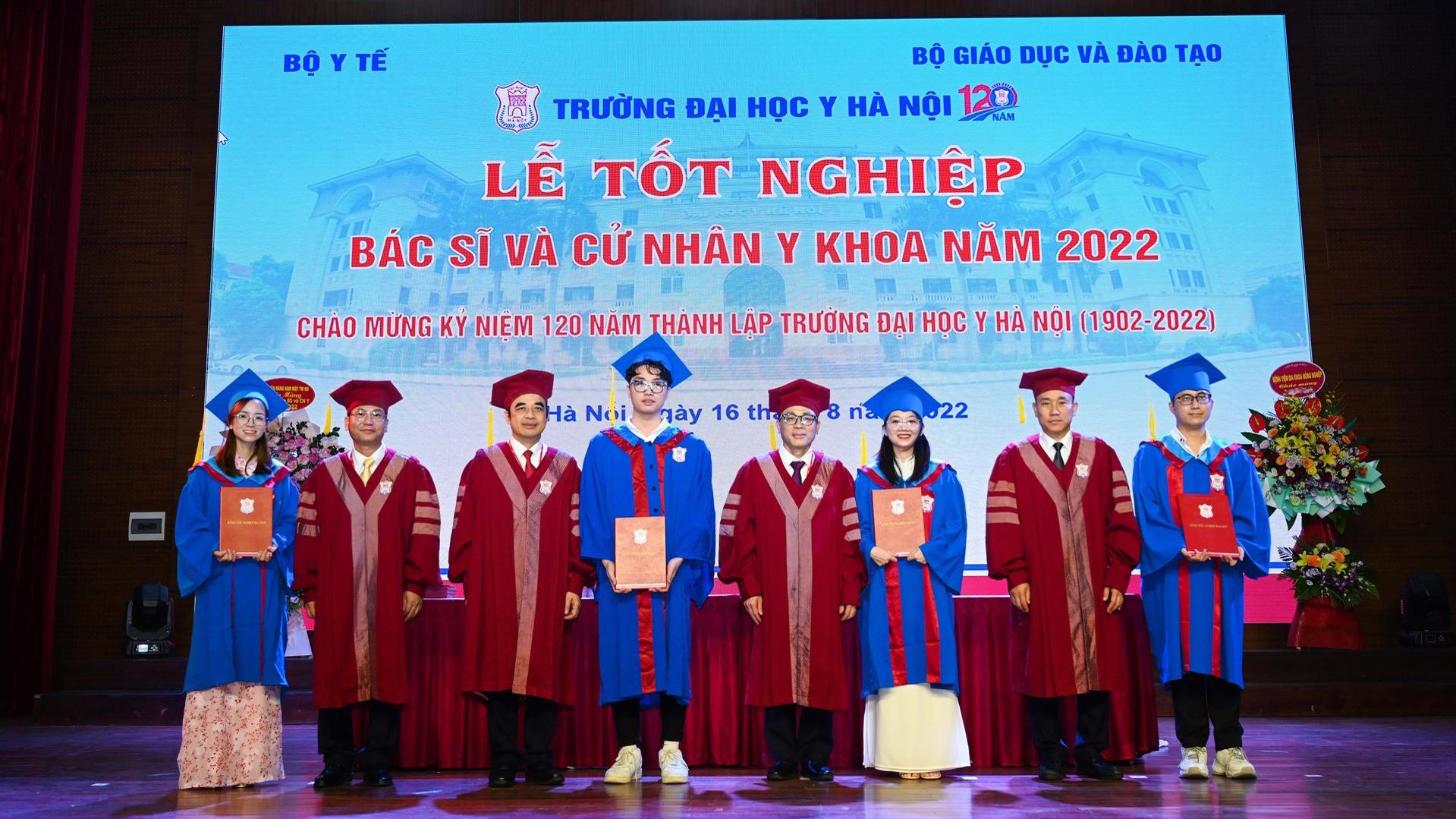 Bác sĩ đa khoa là ngành học ‘chật vật’ nhất trường y