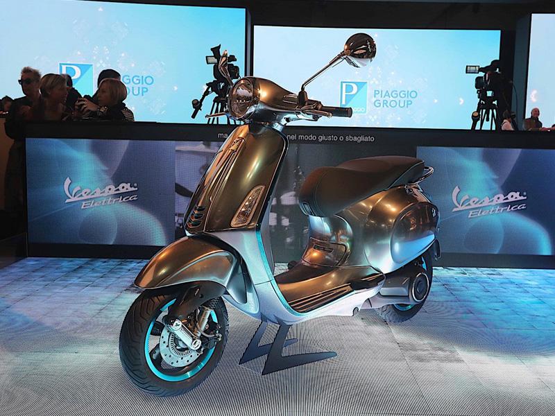 Xe tay ga chạy điện Piaggio Vespa Elettrica sắp lăn bánh