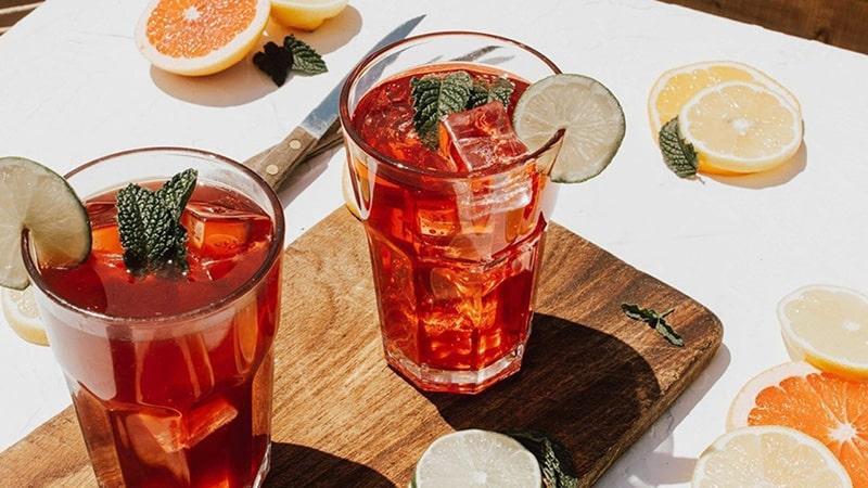 Cocktail hoa quả chính là sự kết hợp hoàn hảo từ những gì tinh túy nhất có trong hoa quả tươi cùng hương rượu nồng nàn