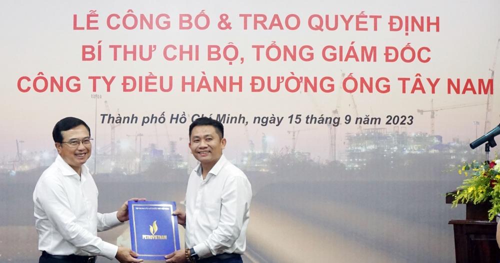 Trao quyết định Bí thư Chi bộ, Tổng Giám đốc SWPOC cho đồng chí Trần Thanh Hải