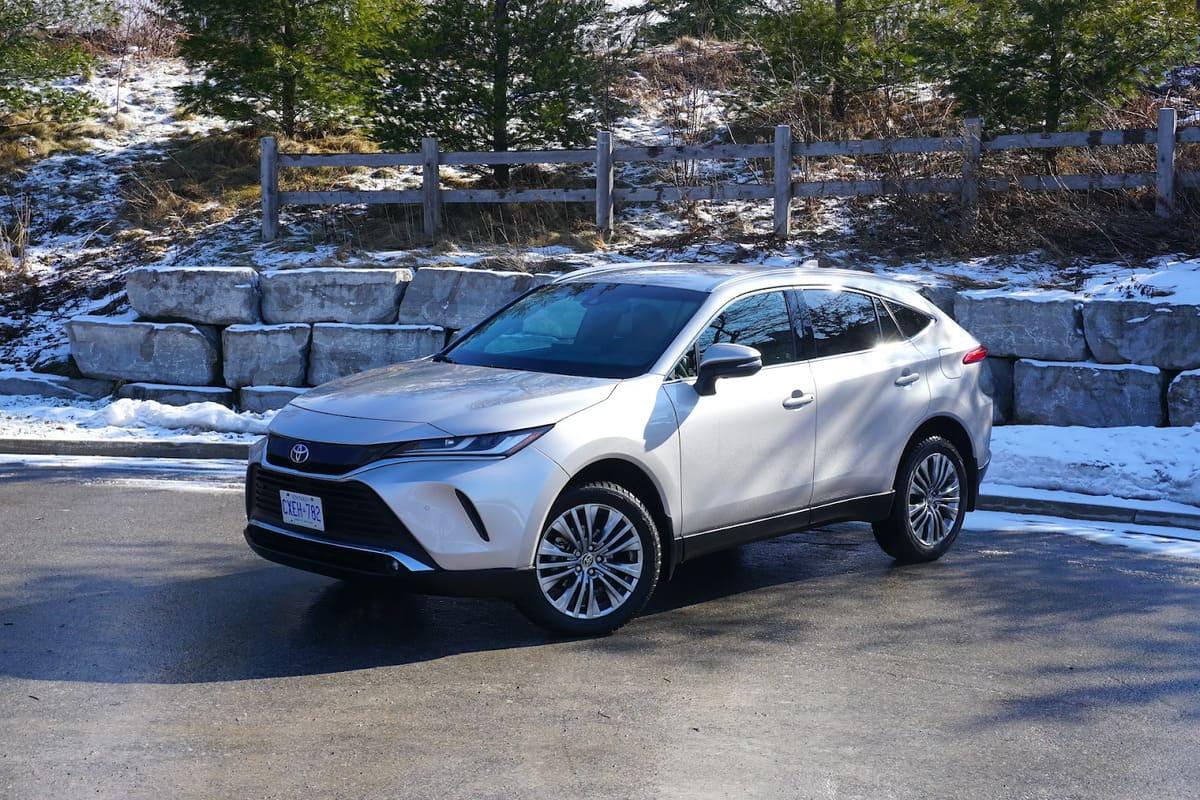 Toyota Venza 2023: Bảng giá, Thông số & Đánh giá chi tiết