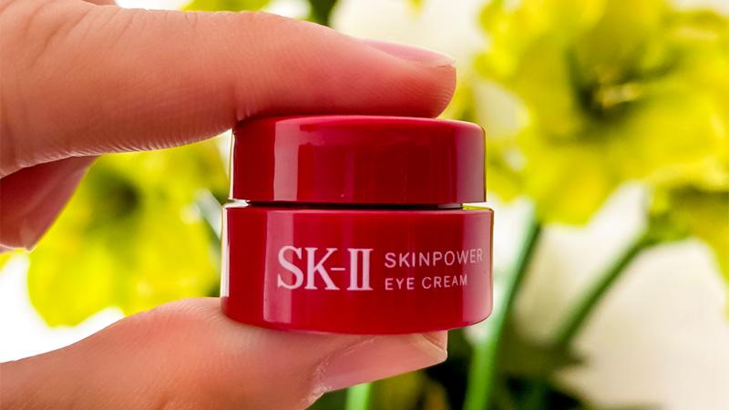 Kem mắt SK II có công dụng trẻ hóa làn da xung quanh mắt