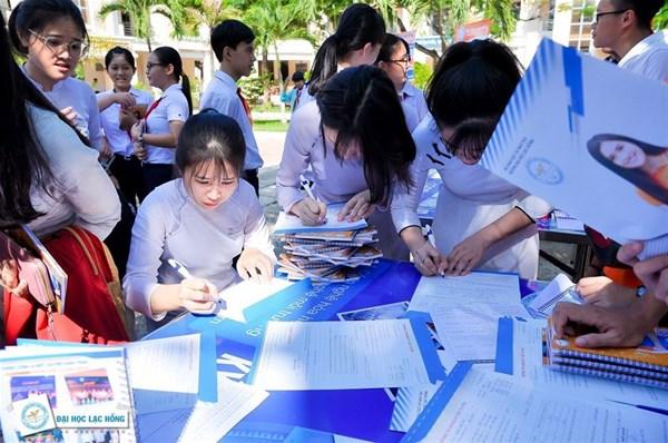 Ngành Tài chính ngân hàng xét tuyển những tổ hợp môn nào?