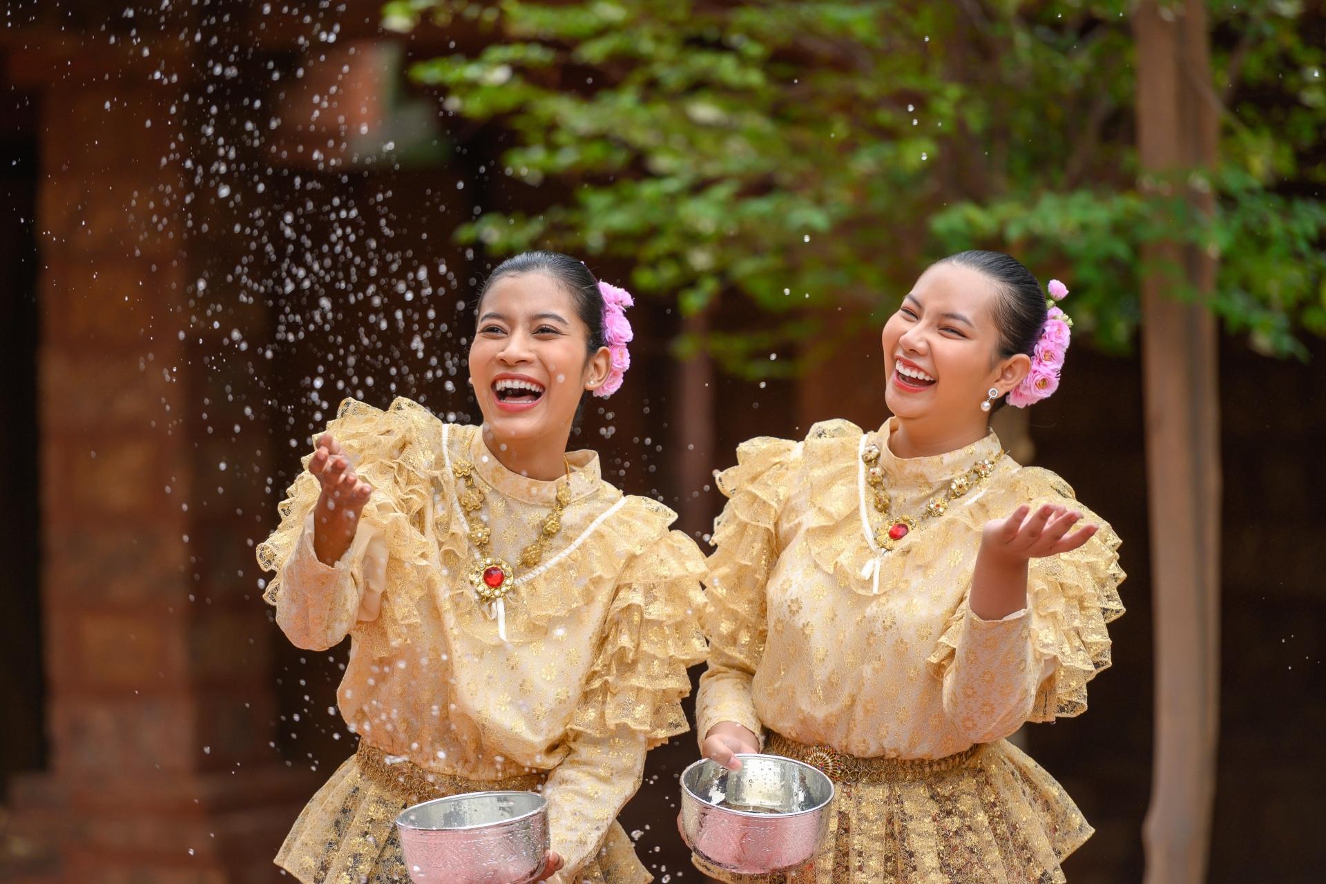 Songkran: Lễ hội té nước truyền thống mang đến sự khởi đầu mới