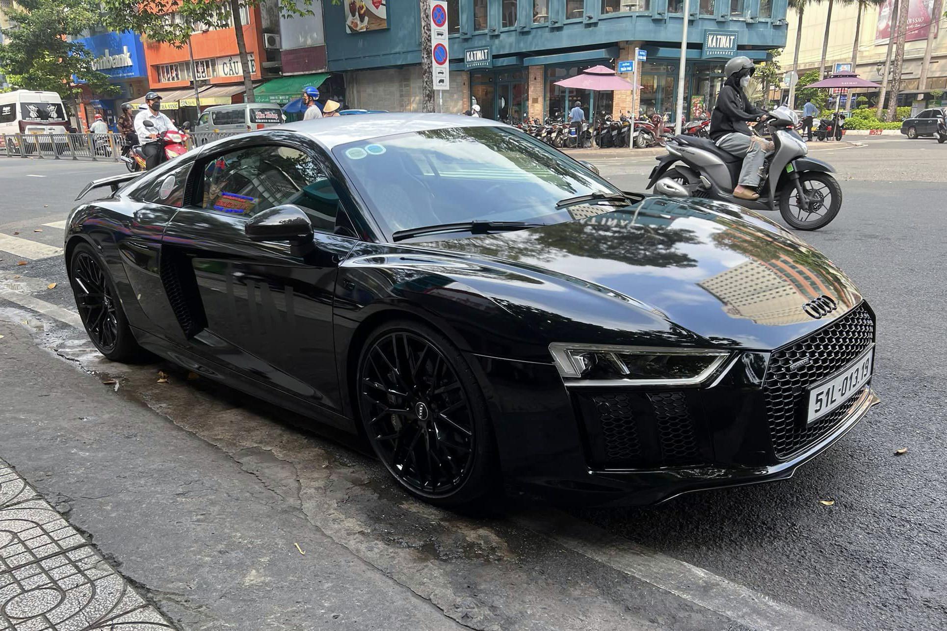 Siêu xe Audi R8 chạy cực ít về tay ông Đặng Lê Nguyên Vũ, giá trên 9 tỷ đồng