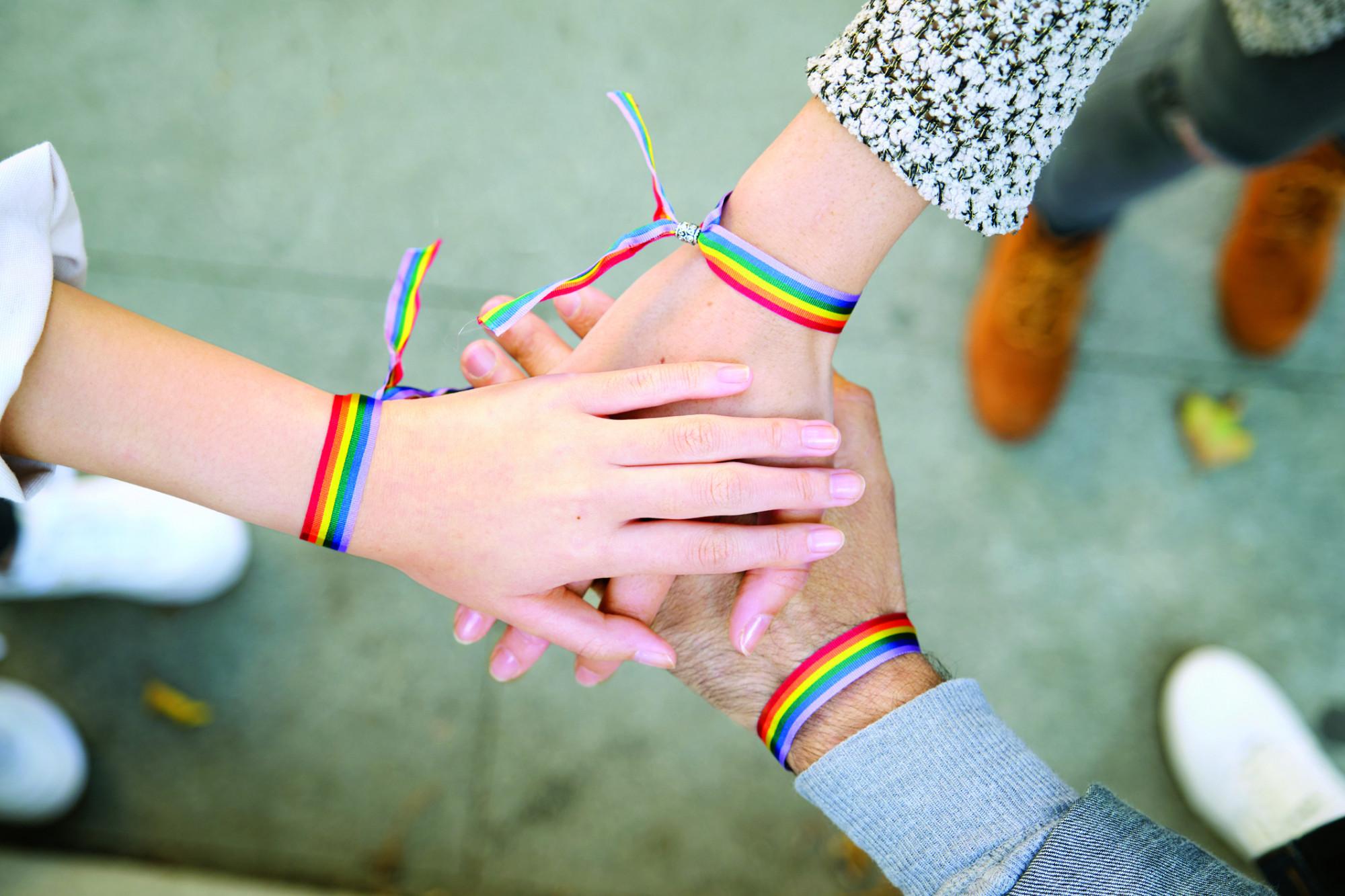 Nếu con thuộc cộng đồng LGBT thì sao?