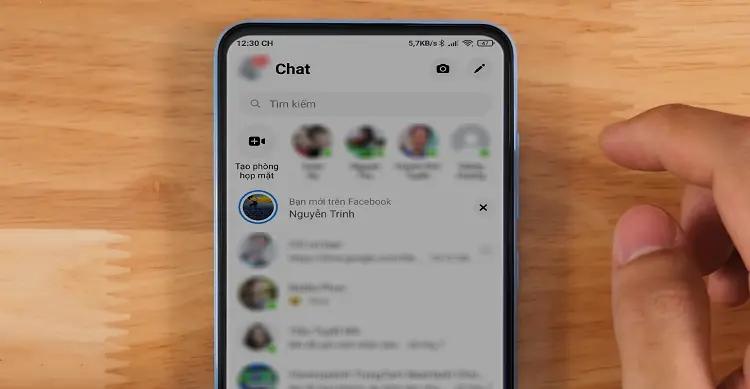 Cách ẩn tin nhắn Messenger trên điện thoại và máy tính