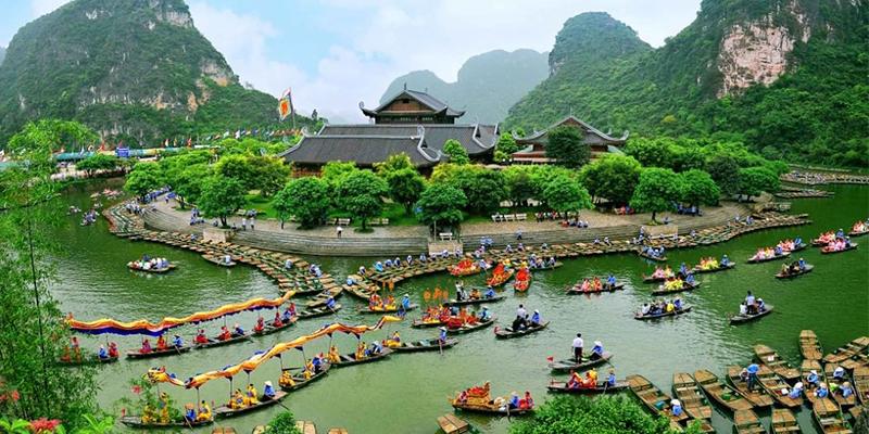 Kinh nghiệm du lịch Ninh Bình tự túc: Đi đâu đẹp, ăn gì ngon?