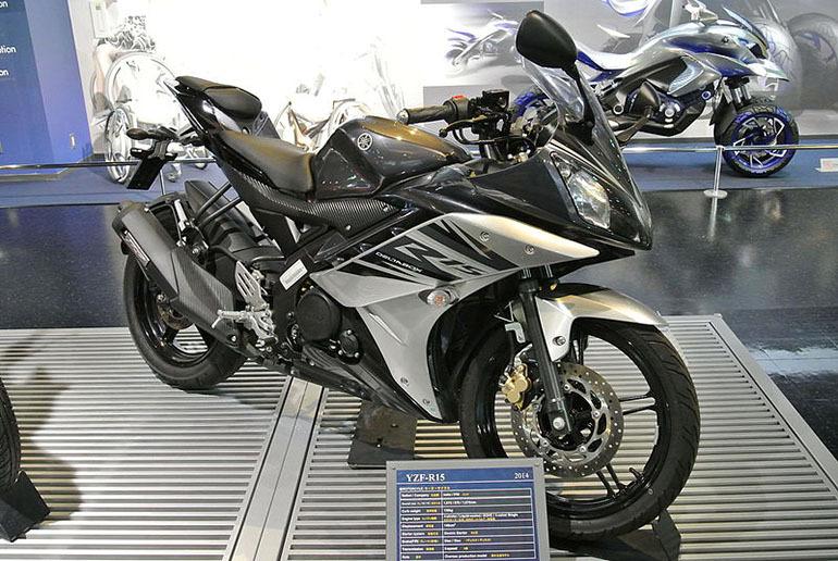 Các đời xe Yamaha YZF-R15 (PHẦN II): R15 V2.0 đời 2011-2018