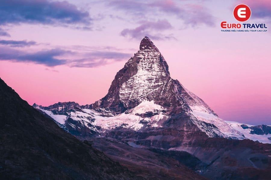 Khám phá Núi Matterhorn – Ngọn núi tuyết nguy nga và lộng lẫy bậc nhất Thuỵ Sĩ