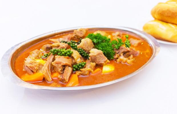 bò hầm tiêu xanh