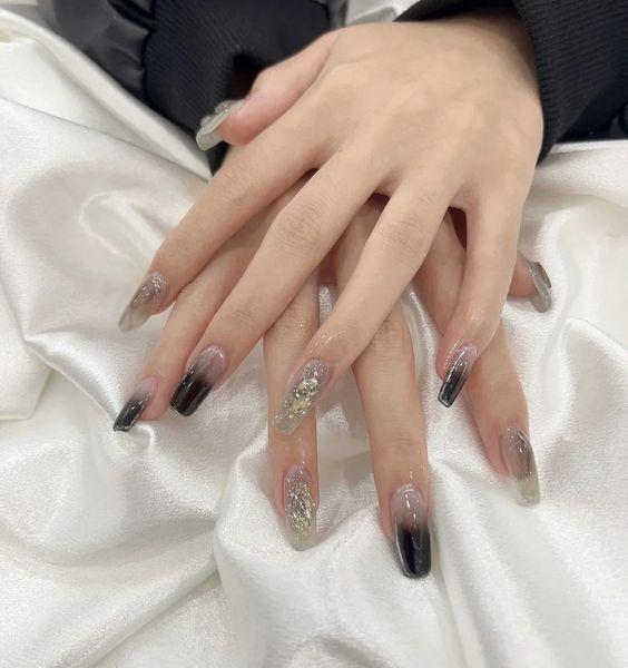 Mẫu nail đen trắng cute cá tính